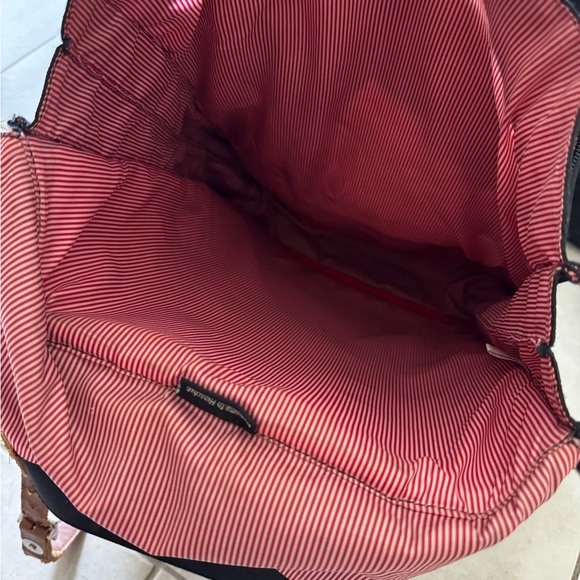 Herschel Survey Backpack - Picture 4 of 5